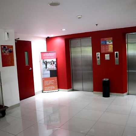 Amaris Hotel Dr. Susilo Grogol Jakarta Exterior photo