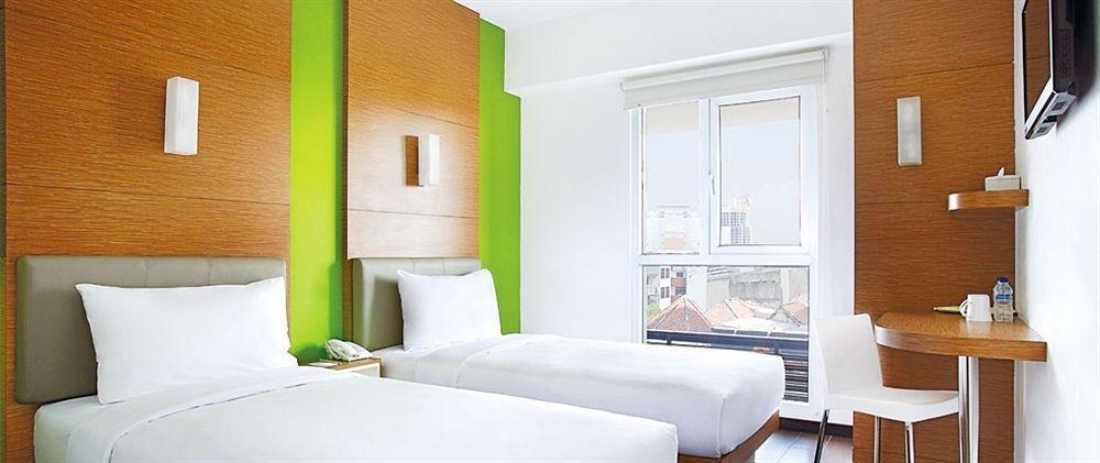 Amaris Hotel Dr. Susilo Grogol Jakarta Exterior photo