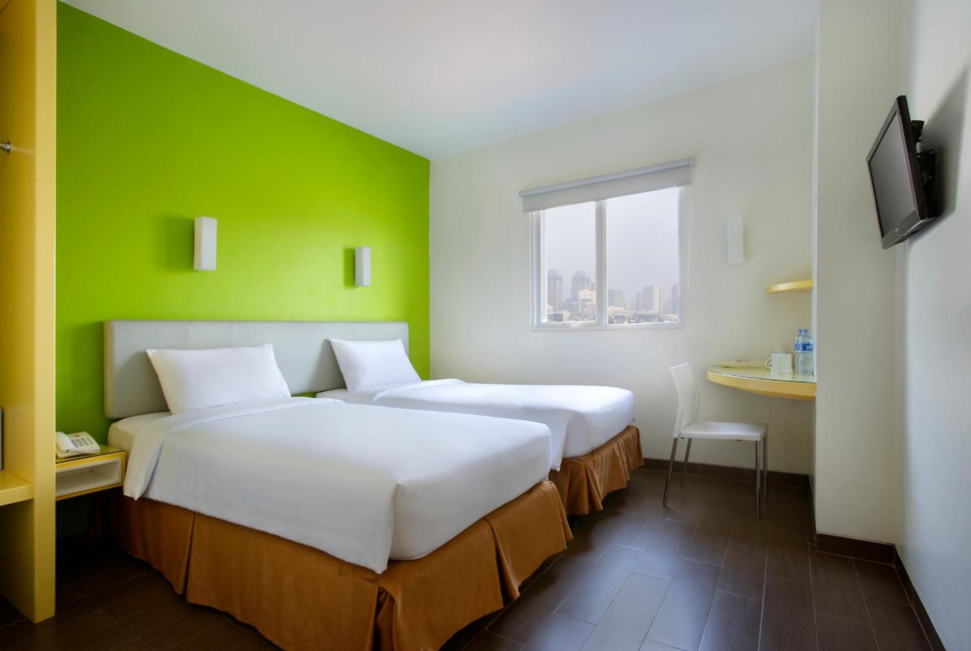 Amaris Hotel Dr. Susilo Grogol Jakarta Exterior photo